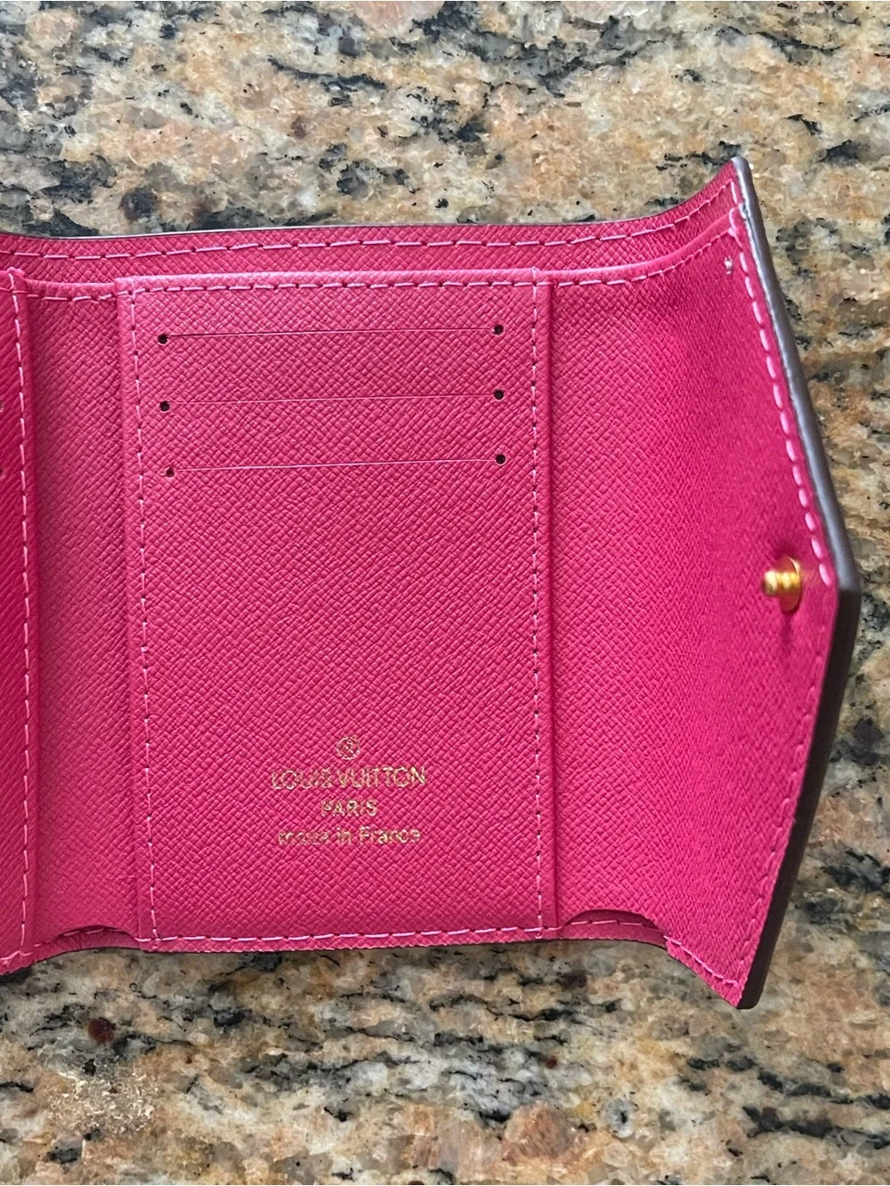 Louis Vuitton compact lv